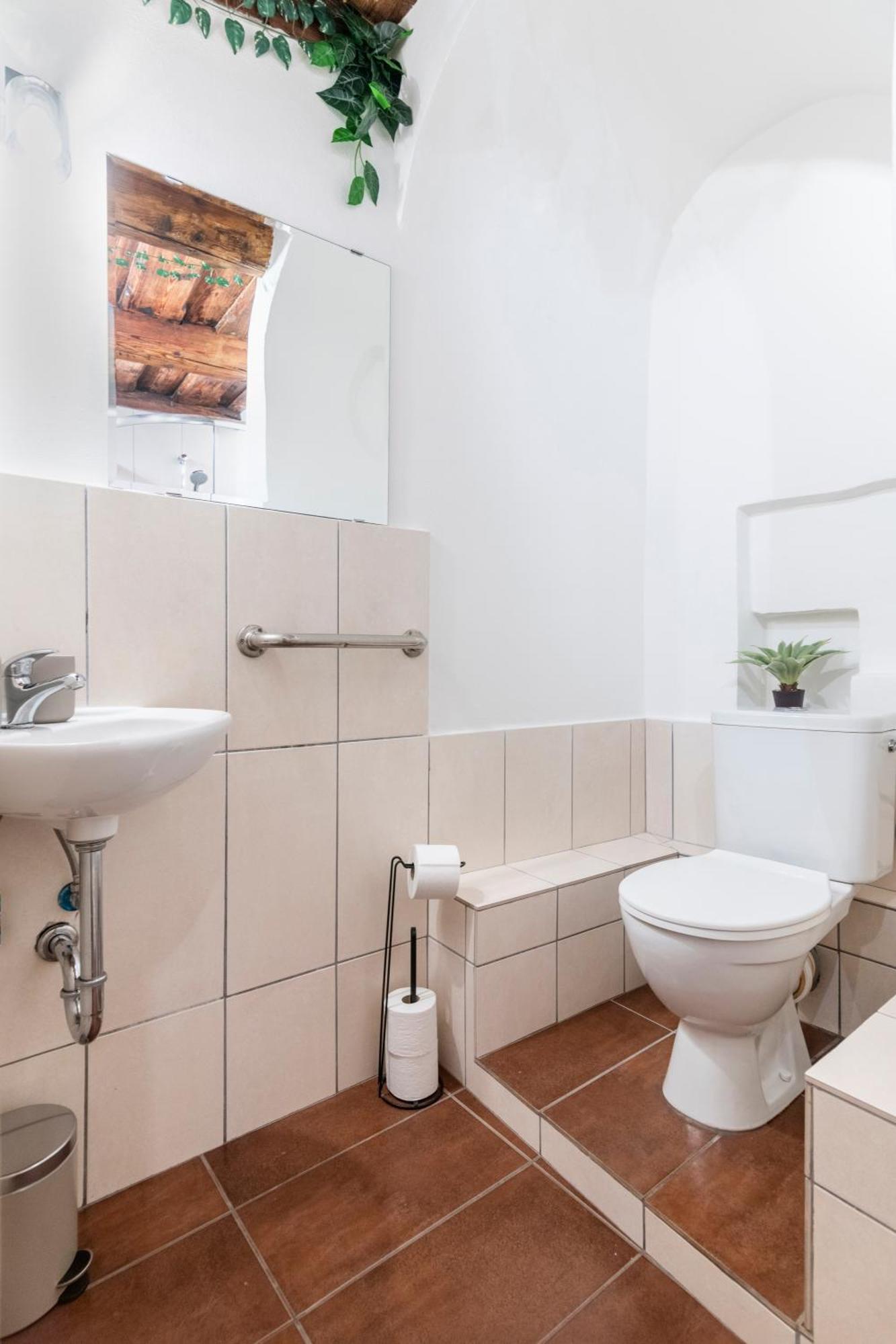 20 Seconds To Charles Bridge Apartment Praha Bagian luar foto