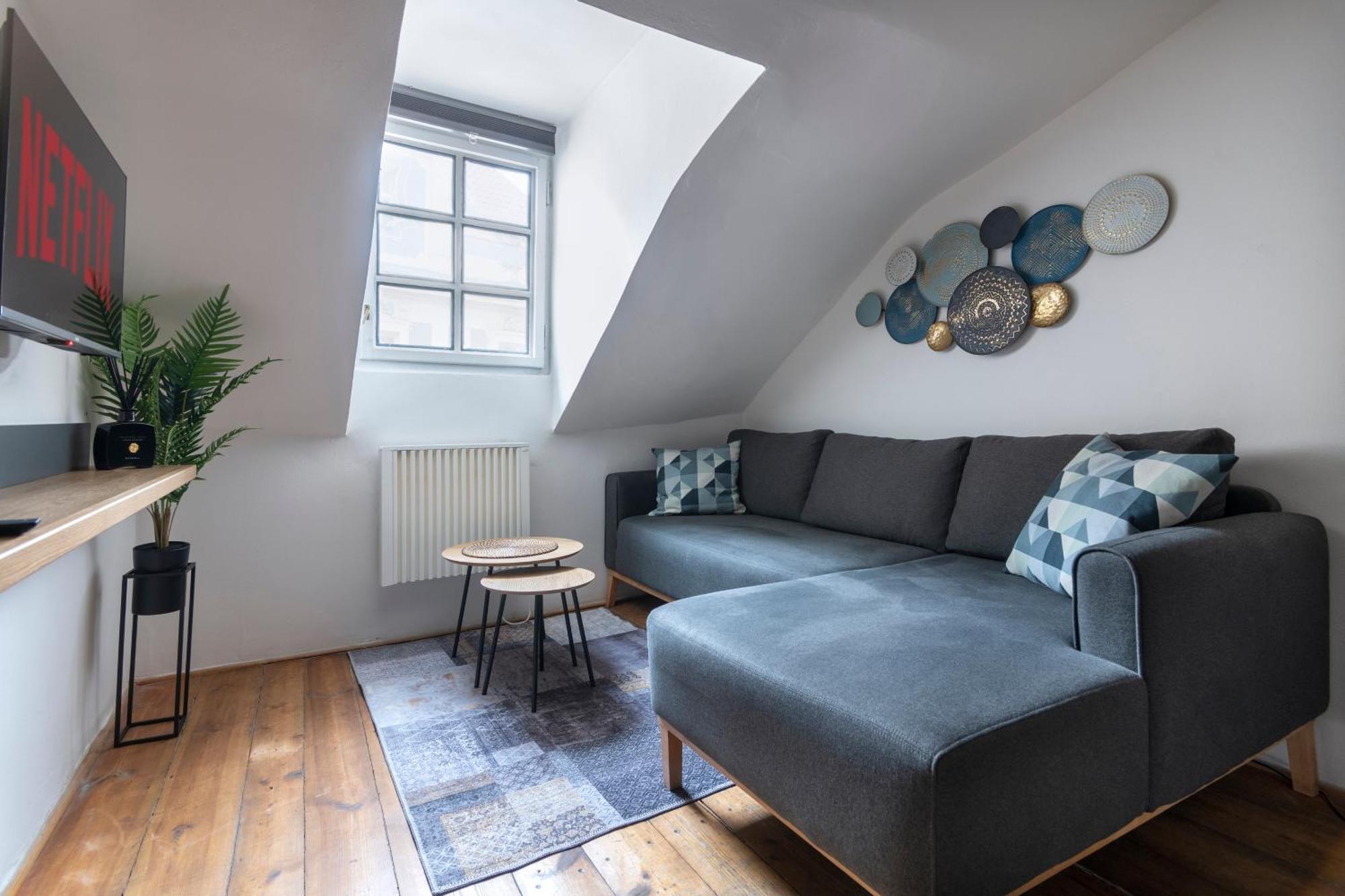 20 Seconds To Charles Bridge Apartment Praha Bagian luar foto