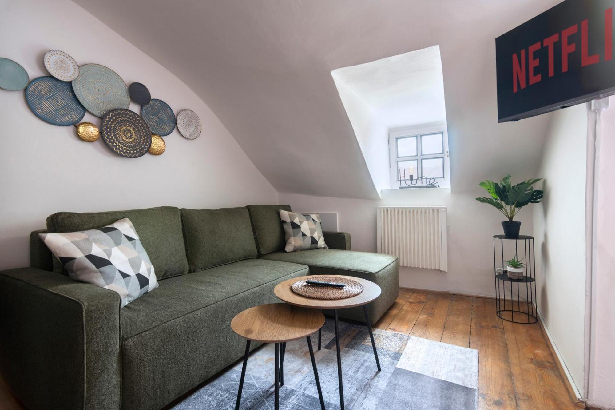 20 Seconds To Charles Bridge Apartment Praha Bagian luar foto