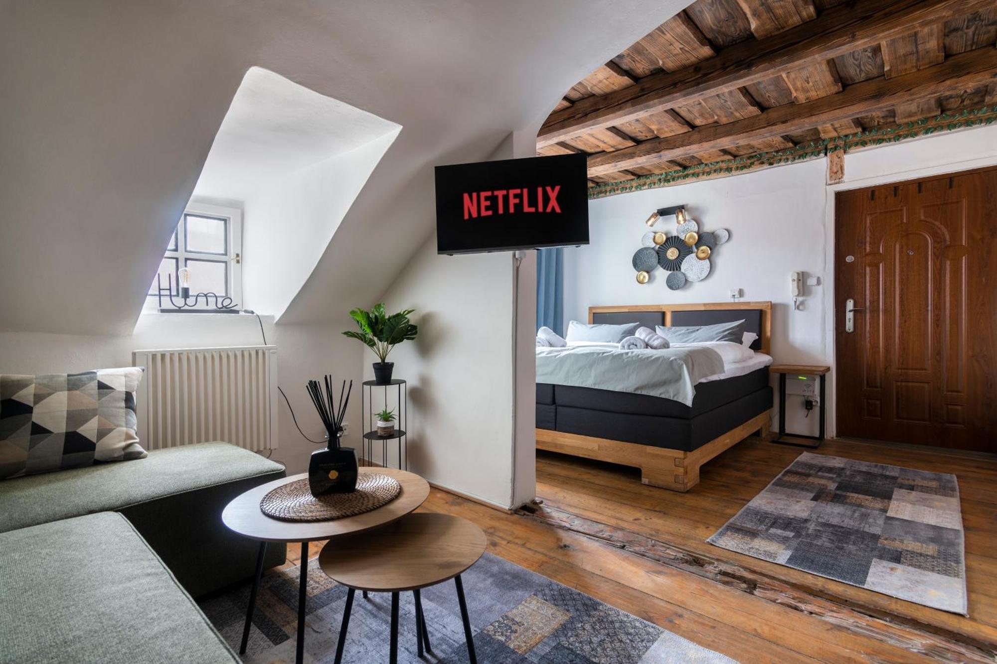 20 Seconds To Charles Bridge Apartment Praha Bagian luar foto